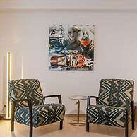 Spacious Apartment With Parking on Prime Location