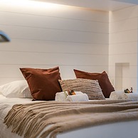 Spacious Apartment With Parking on Prime Location