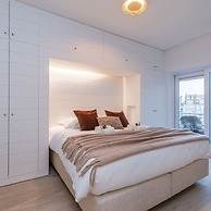 Spacious Apartment With Parking on Prime Location