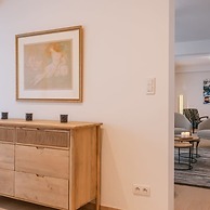 Spacious Apartment With Parking on Prime Location