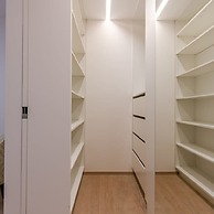 Spacious Apartment With Parking on Prime Location