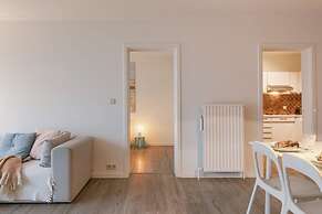 Charming and Cozy Apartment With sea View