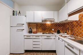 Charming and Cozy Apartment With sea View