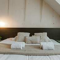 Spacious Vacation Home for 12 Guests in Westende