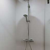 Spacious Vacation Home for 12 Guests in Westende