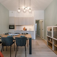 Bright Apartment Near the Beach