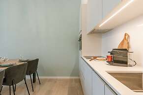 Bright Apartment Near the Beach