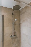 Bright Apartment Near the Beach