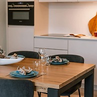 Bright Apartment Near the Beach