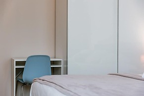 Bright Apartment Near the Beach