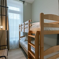 Bright Apartment Near the Beach