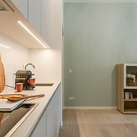 Bright Apartment Near the Beach