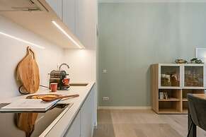 Bright Apartment Near the Beach