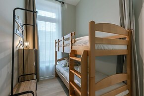 Bright Apartment Near the Beach