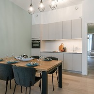 Bright Apartment Near the Beach