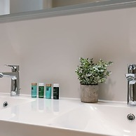 Bright Apartment Near the Beach