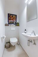 Brand new Apartment With Terrace in Sky Garden