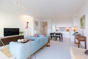 Brand new Apartment With Terrace in Sky Garden