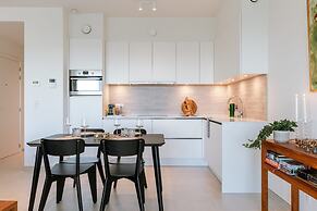 Brand new Apartment With Terrace in Sky Garden