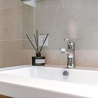 Brand new Apartment With Terrace in Sky Garden