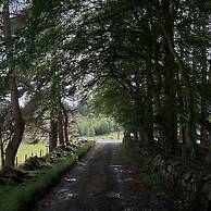 Oldschool - Exclusive House Surrounded by a Dyke