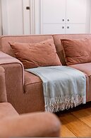 Cosy Home With City Garden