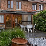 Cosy Home With City Garden