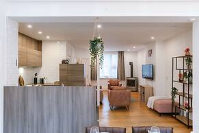 Cosy Home With City Garden