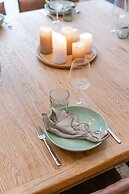 Cosy Home With City Garden