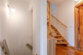 Cosy Home With City Garden