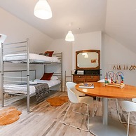 Cosy Home With City Garden