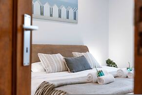 Cosy Home With City Garden