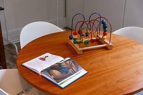 Cosy Home With City Garden