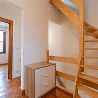 Cosy Home With City Garden