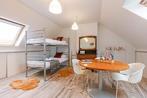 Cosy Home With City Garden