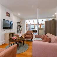 Cosy Home With City Garden