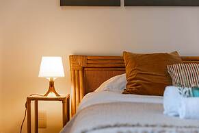 Cosy Home With City Garden