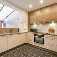 Cosy Home With City Garden