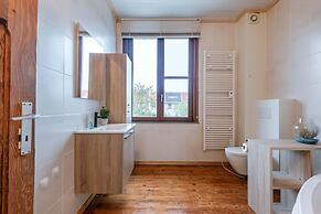 Cosy Home With City Garden