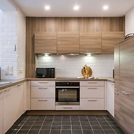 Cosy Home With City Garden