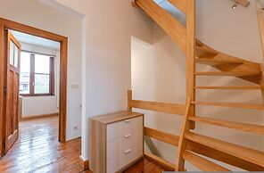 Cosy Home With City Garden