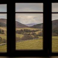 Inverenzie - Luxury Farmhouse With Mountain Views