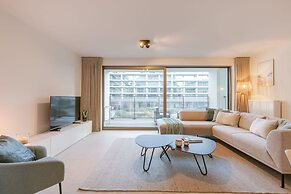 Bright Apartment in Sky Garden With Terrace