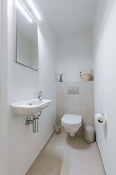 Bright Apartment in Sky Garden With Terrace