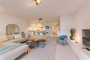 Bright Apartment in Sky Garden With Terrace