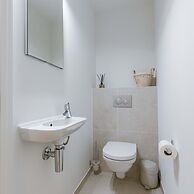 Bright Apartment in Sky Garden With Terrace