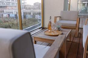 Bright Apartment in Sky Garden With Terrace