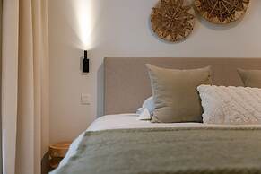 Cozy Ground-floor Apartment With Spacious Terrace