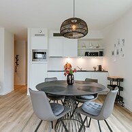 Spacious Top-flour Apartment With Private Parking