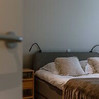 Spacious Top-flour Apartment With Private Parking